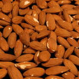 Mandle neloupané 100 g