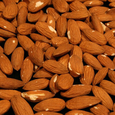 Mandle neloupané 100 g